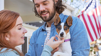 De juiste kleine hond kiezen voor uw gezin