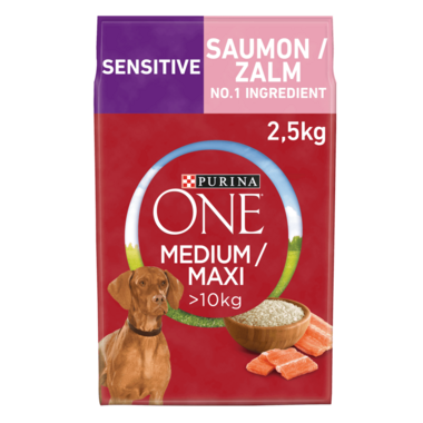 Een zak hondenvoeding PURINA ONE® Medium/Maxi >10kg Sensitive