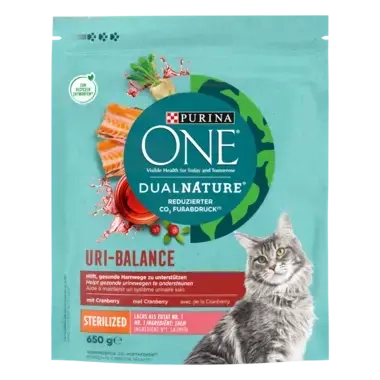 Emballage Purina ONE® DualNature™ pour chats stérilisés avec de la Cranberry